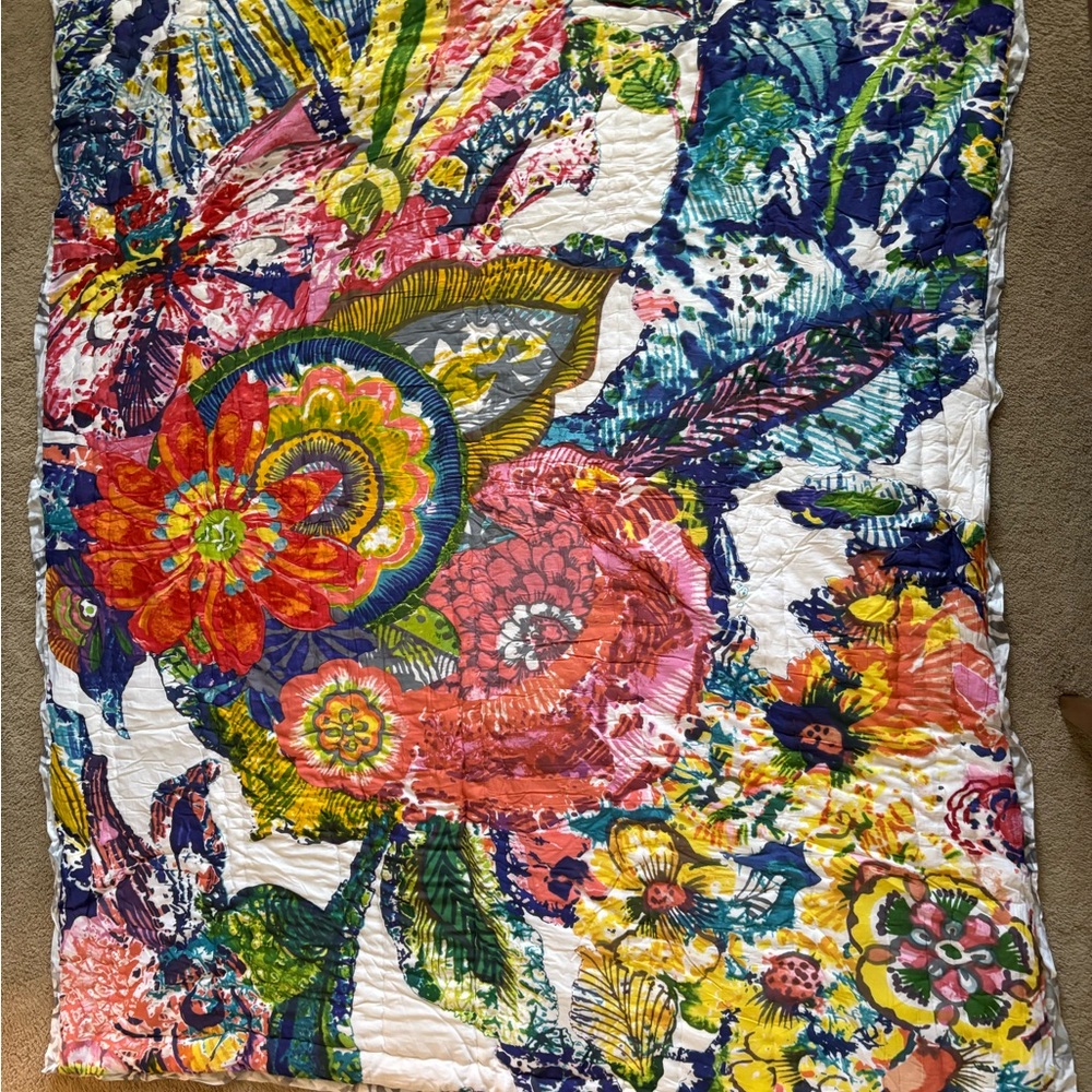 ANTHROPOLOGIE Roseland Vibrant Floral Quilt in Multicolor Floral And Patchwork
